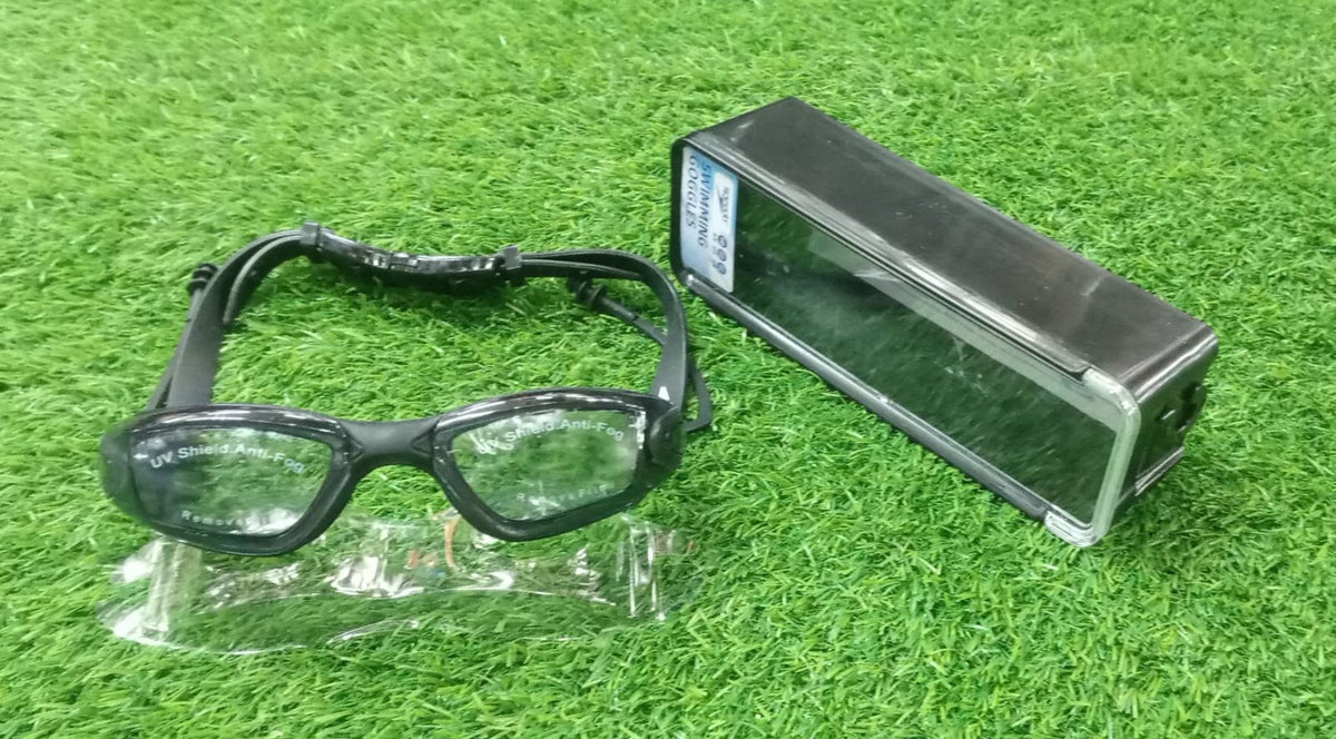 Swimming Goggles with Protective Case